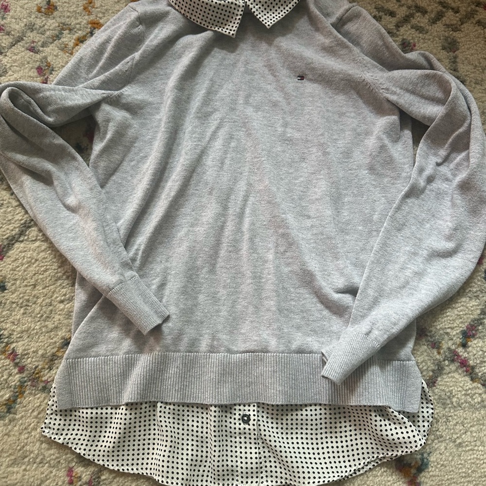 Tommy Hilfiger Gray Sweater with Polka Dot Accents
